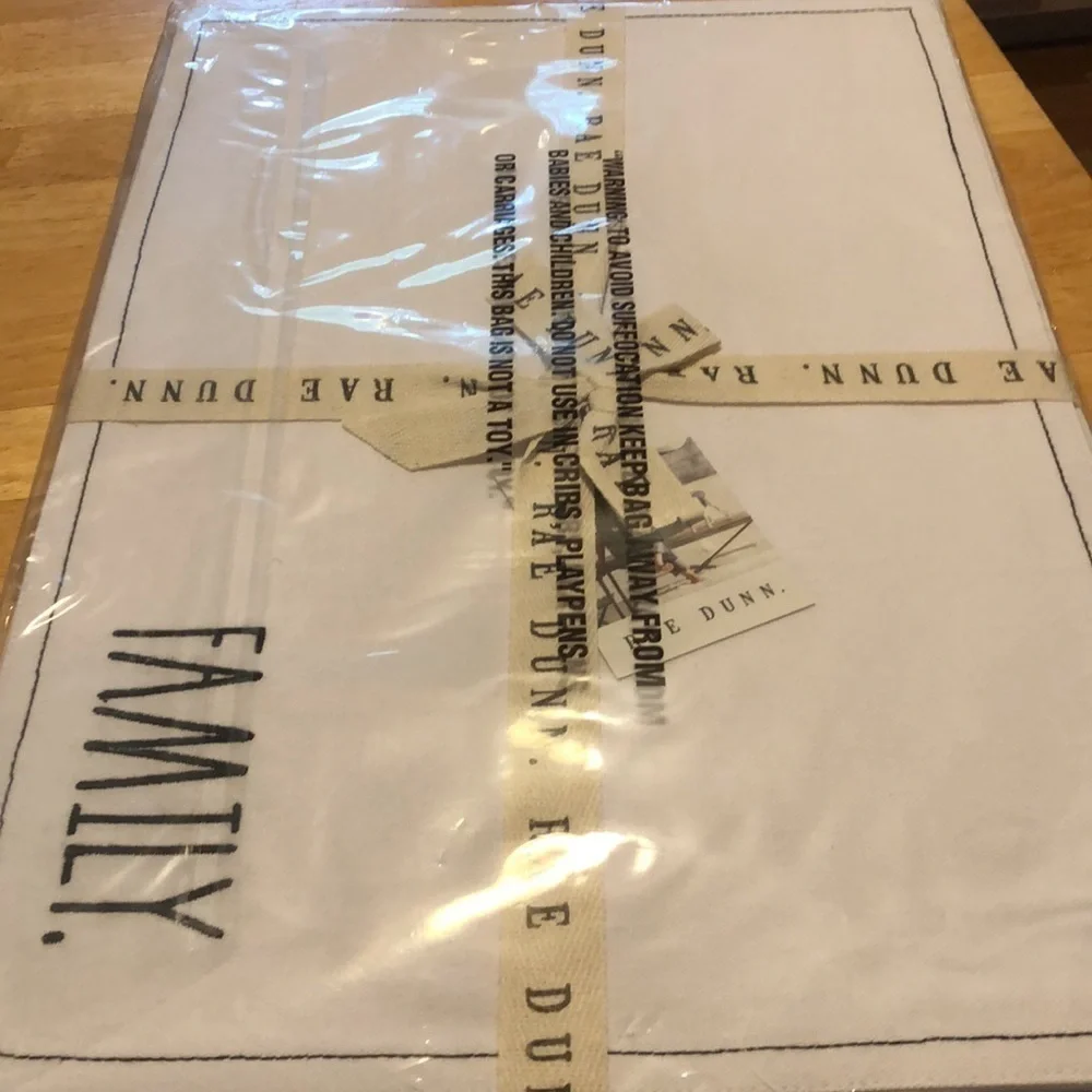 Rae Dunn here nwt